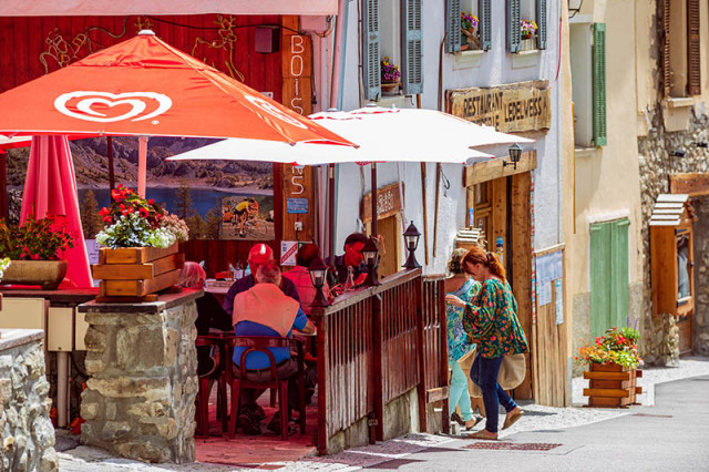Restaurants, bars, pubs