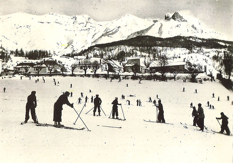 ski; autrefois, allos