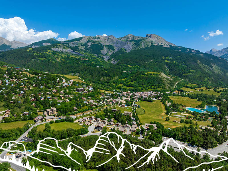 Le village d'allos en été