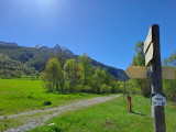 Sentier de trail du Plan - le Village, passant à côté du Parc de Loisirs, en forêt