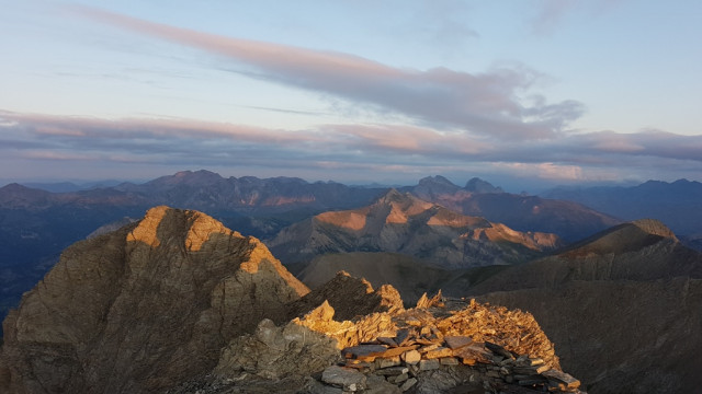 aynie4.jpg aynie4.jpg