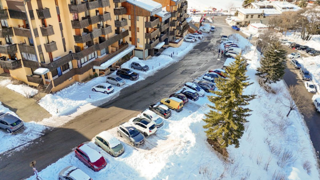 Parking du rond point des pistes_Le Seignus