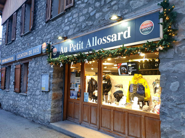 Magasin de sport Au Petit Allossard - © office de tourisme du Val d'Allos Magasin de sport Au Petit Allossard