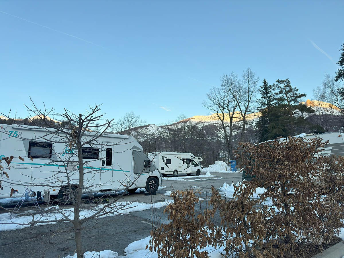 aire camping cars alpes de Haute Provence