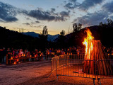 Descente aux lampions et feu de joie sur le parvis de l'Eglise Notre Dame de Valvert