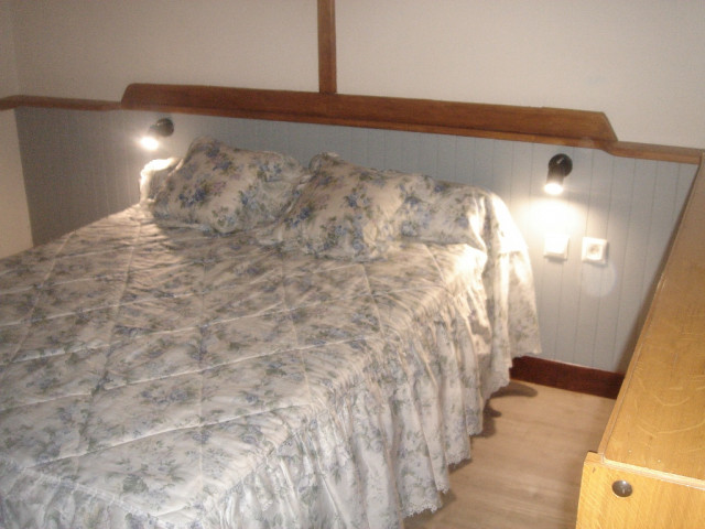 chambre à coucher lit deux places