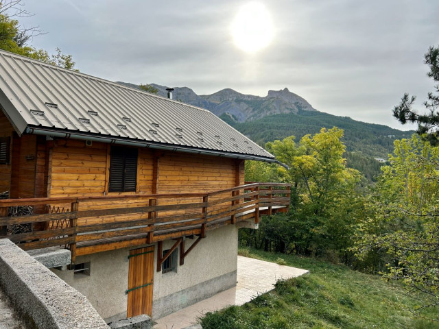 Chalet à louer Allos zone calme