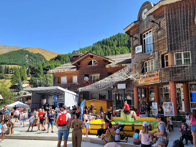 Les marmottons_La Foux d’Allos - © office de tourisme du Val d'Allos Les marmottons_La Foux d’Allos