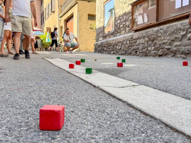 Partie de boules carrées