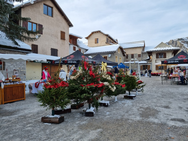 Marché de Noël_Allos - © Office de tourisme du Val d'Allos Marché de Noël_Allos
